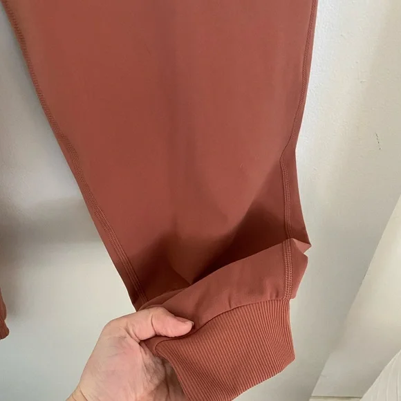 Vuori Daily Leggings - Hazelnut Rose - Picture 5 of 7